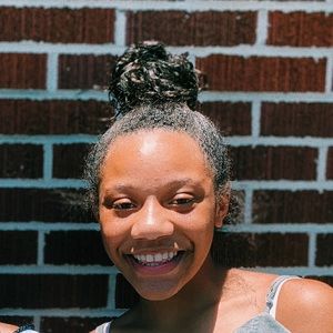 Meet your Posher, Simone